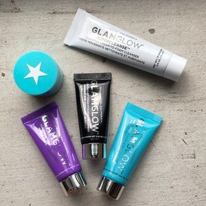 GLAMGLOW gift set with mud masks